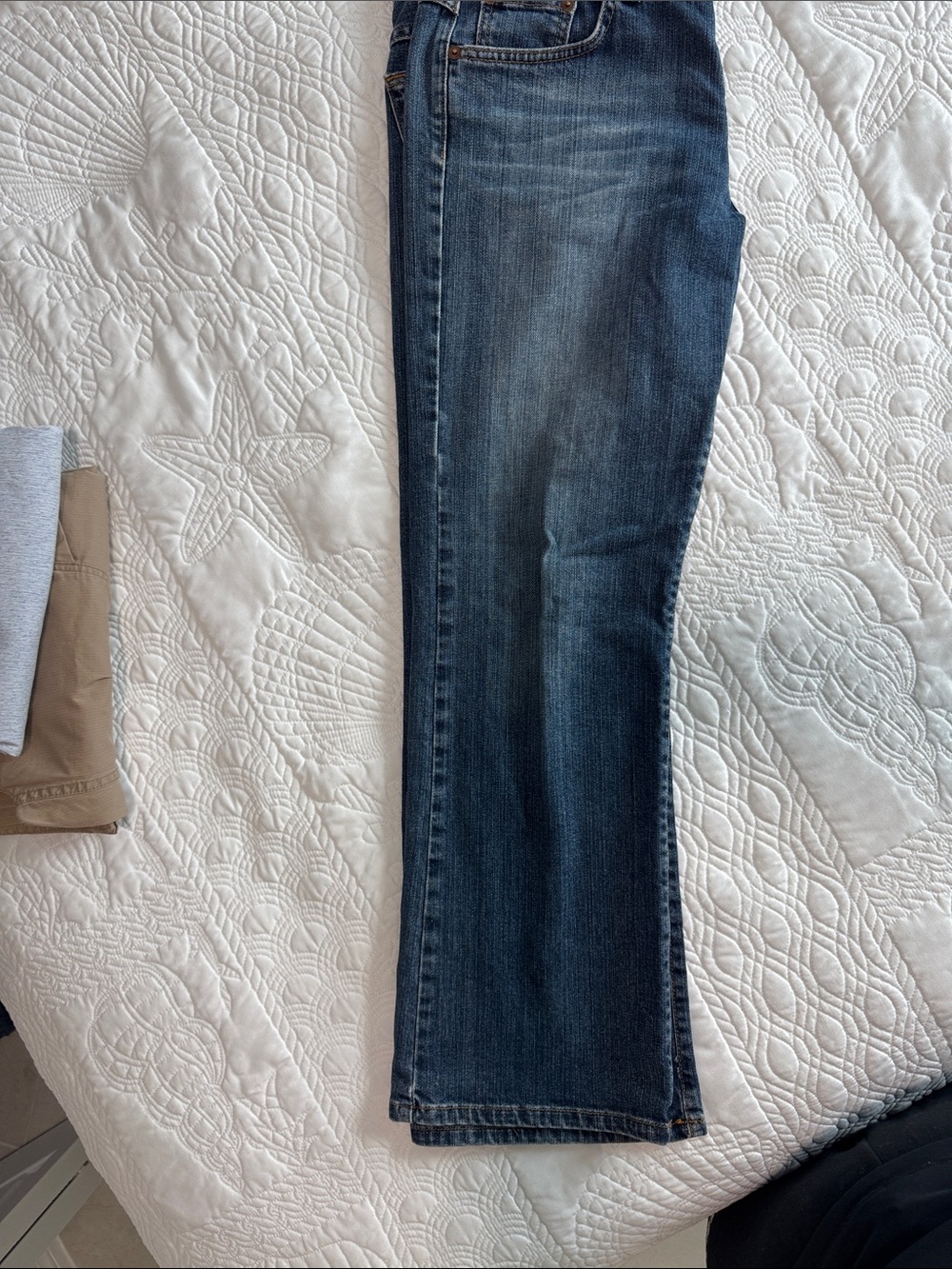 Lucky Brqnd -Women’s Classic Straight-Leg Jeans in Dark Blue